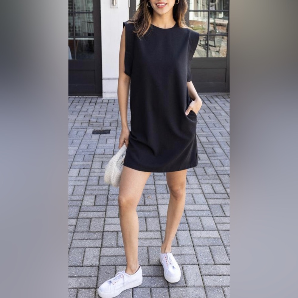 Strut & Bolt Women’s Blue T’shirt Mini Dress W/pockets & Padded Shoulders